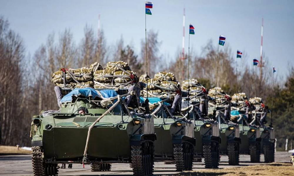 Τεράστια κινητοποίηση: Ρώσοι αλεξιπτωτιστές υλοποιούν μεγάλη άσκηση